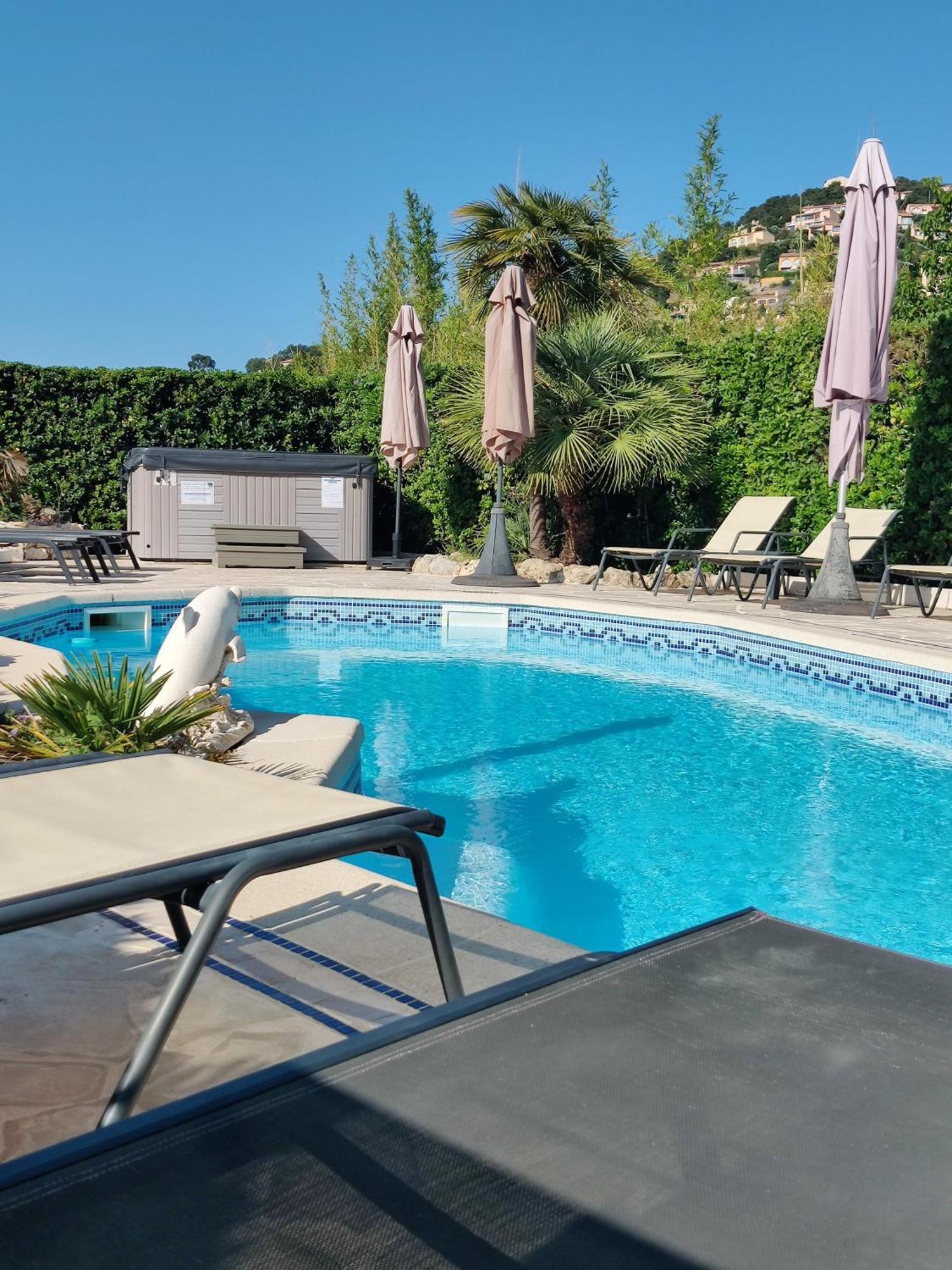 Villa Plein Sud A 900M Du Centre De Cavalaire Sur Mer - Chambre Climatisee - Piscine - Spa- Calme Et Detente 외부 사진
